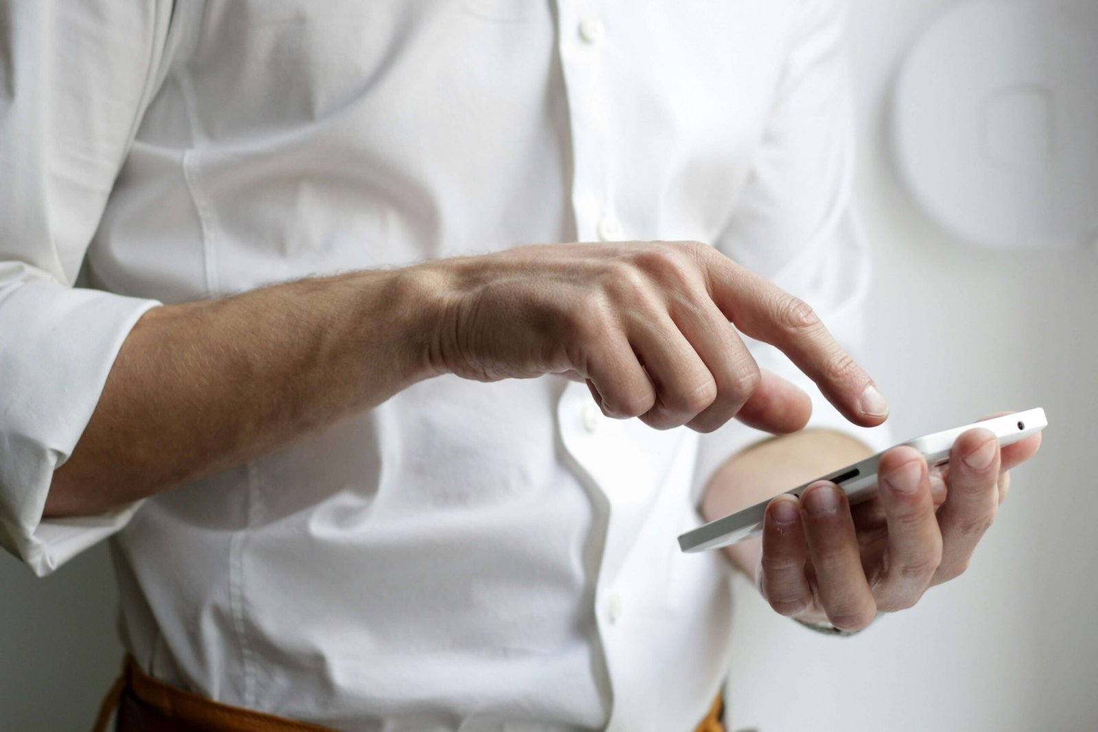 Digital Signatures for E-Invoicing